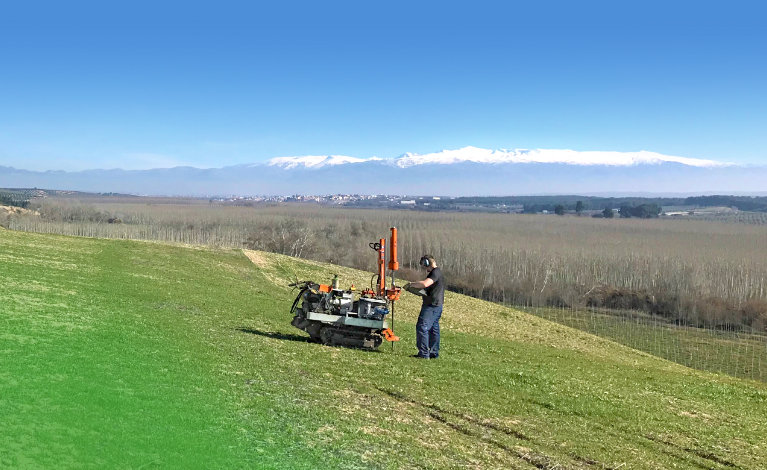 Rammsondierung Gerät bei der Rammsondierung auf einem Feld zur Baugrunderkundung